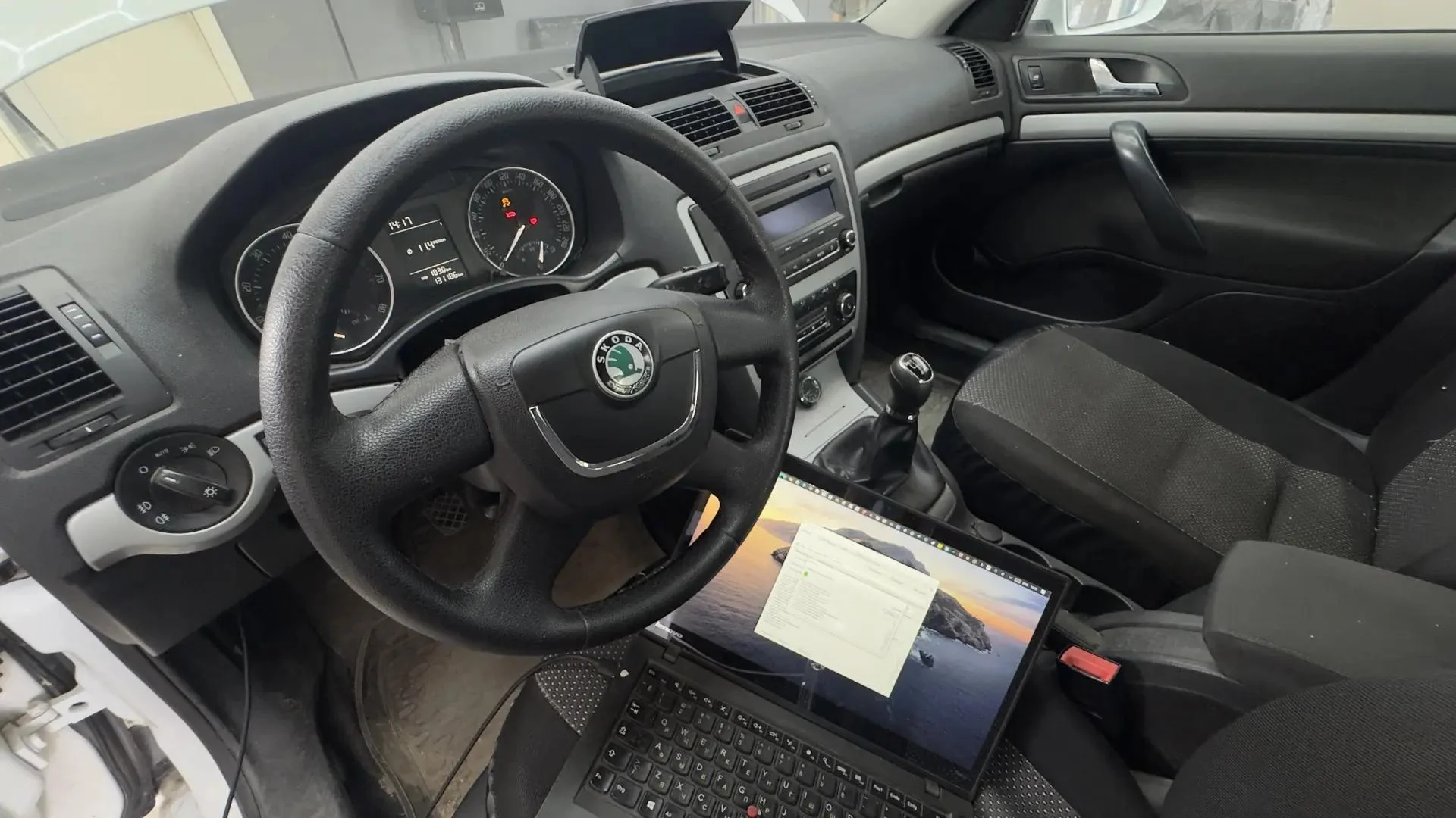 Skoda Octavia в мастерской JECARS — фото 4 из 4